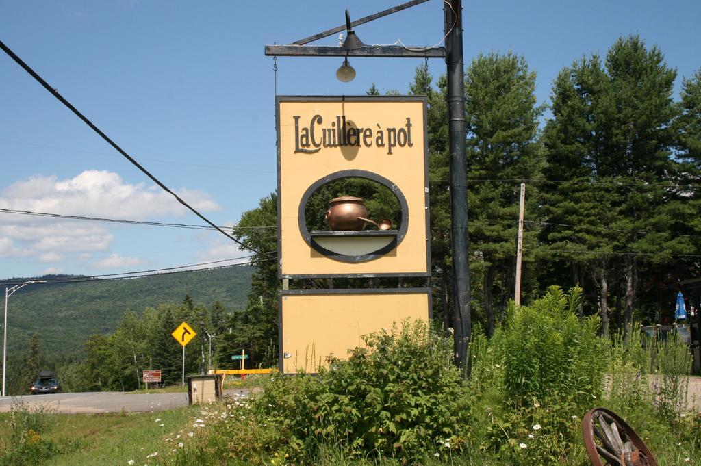 La Cuillere A Pot Saint-Donat-de-Montcalm Exterior photo