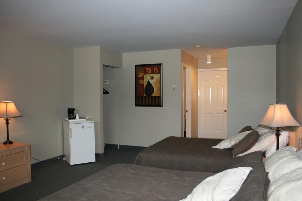 La Cuillere A Pot Saint-Donat-de-Montcalm Room photo