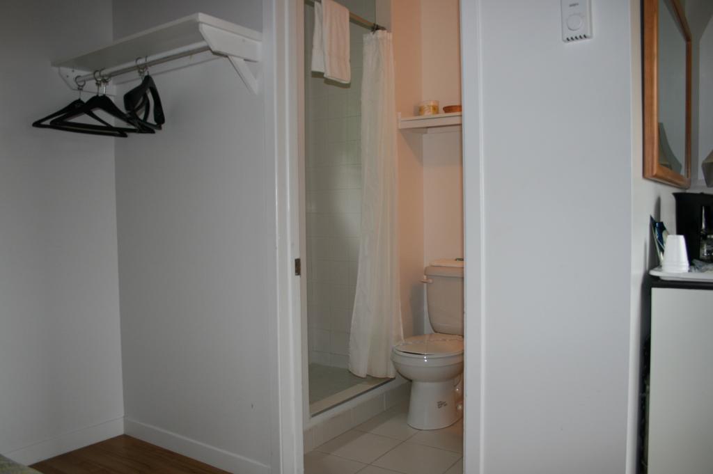 La Cuillere A Pot Saint-Donat-de-Montcalm Room photo